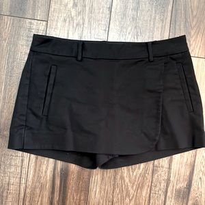 C Wonder Black mini skort size 6